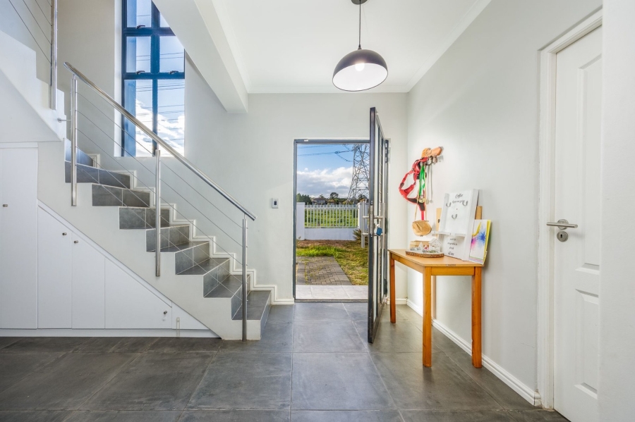 3 Bedroom Property for Sale in Jakarandas Western Cape